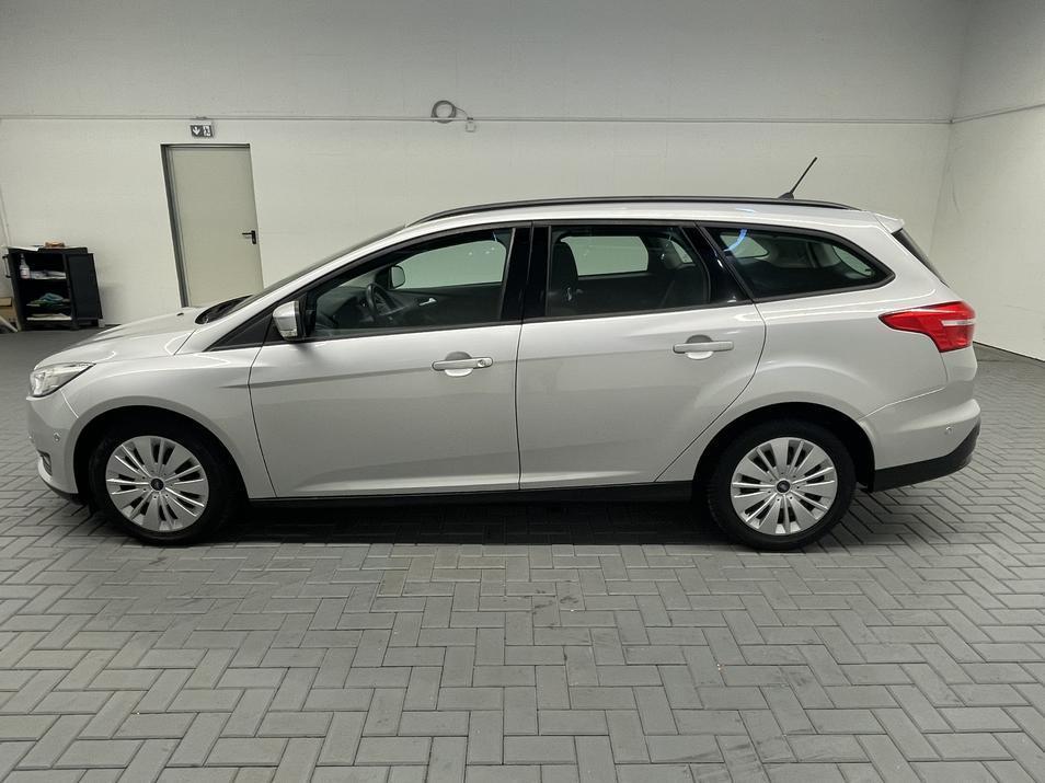 Ford Focus Turnier PDC/SHZ/Tempo./Radio-CD